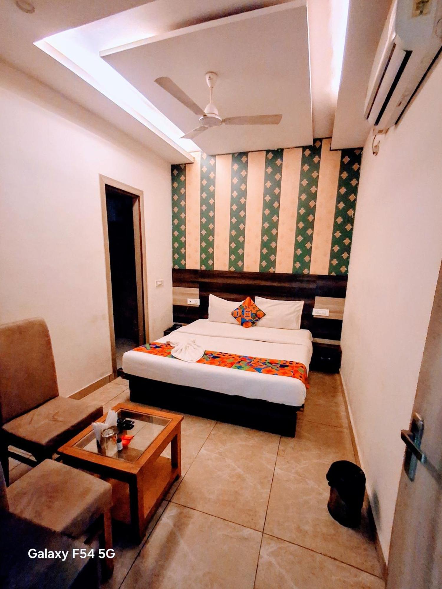 Hotel Welcome Residency Zirakpur Eksteriør billede